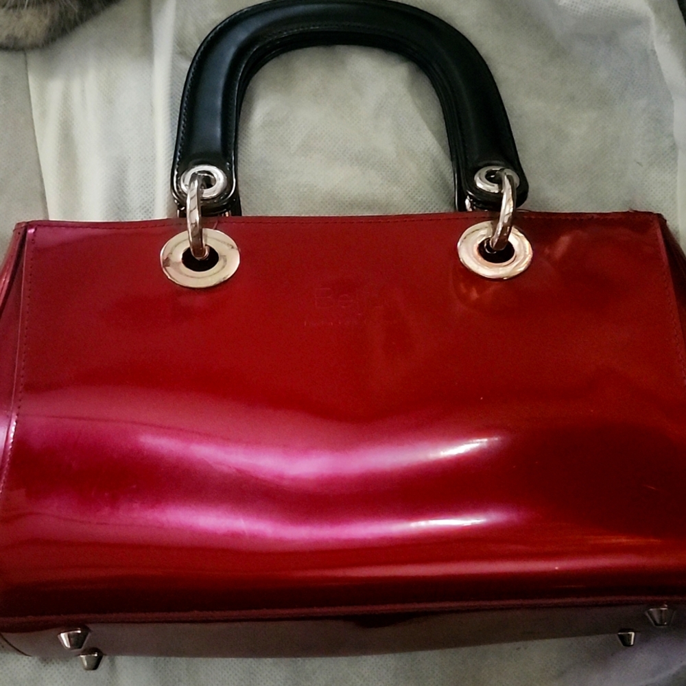 Beijo Patent Purse